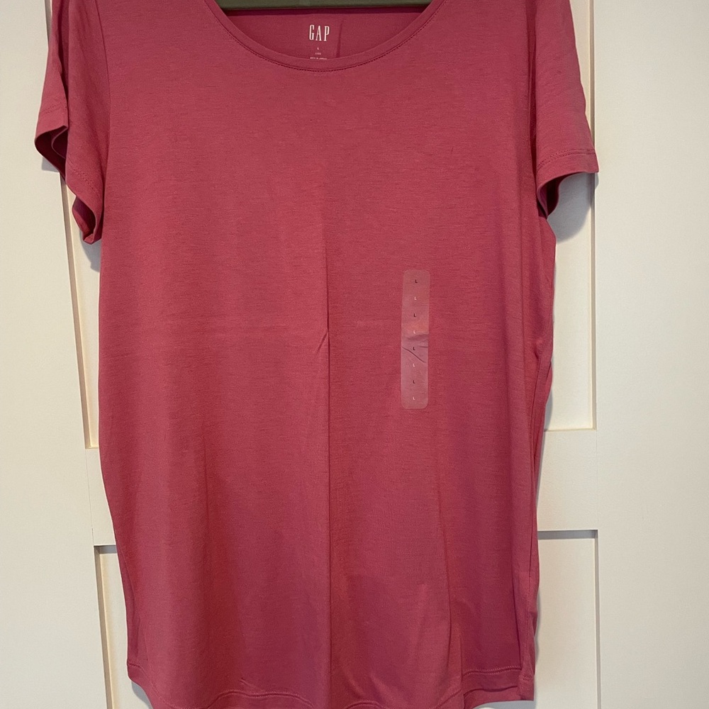GAP Luxe Tee. Size Large. NWT.